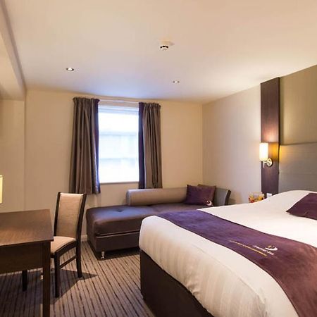 Premier Inn ทริง ภายนอก รูปภาพ