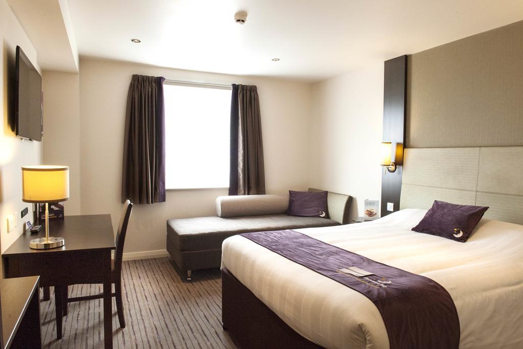 Premier Inn ทริง ห้อง รูปภาพ
