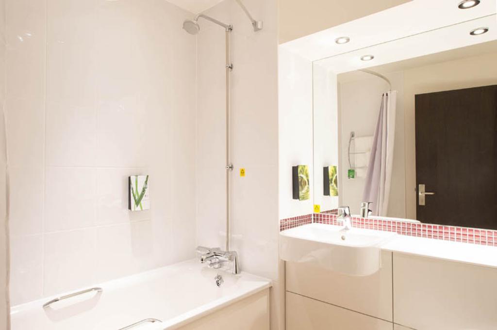 Premier Inn ทริง ภายนอก รูปภาพ