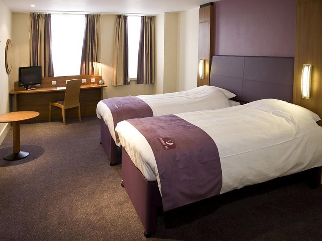 Premier Inn ทริง ห้อง รูปภาพ