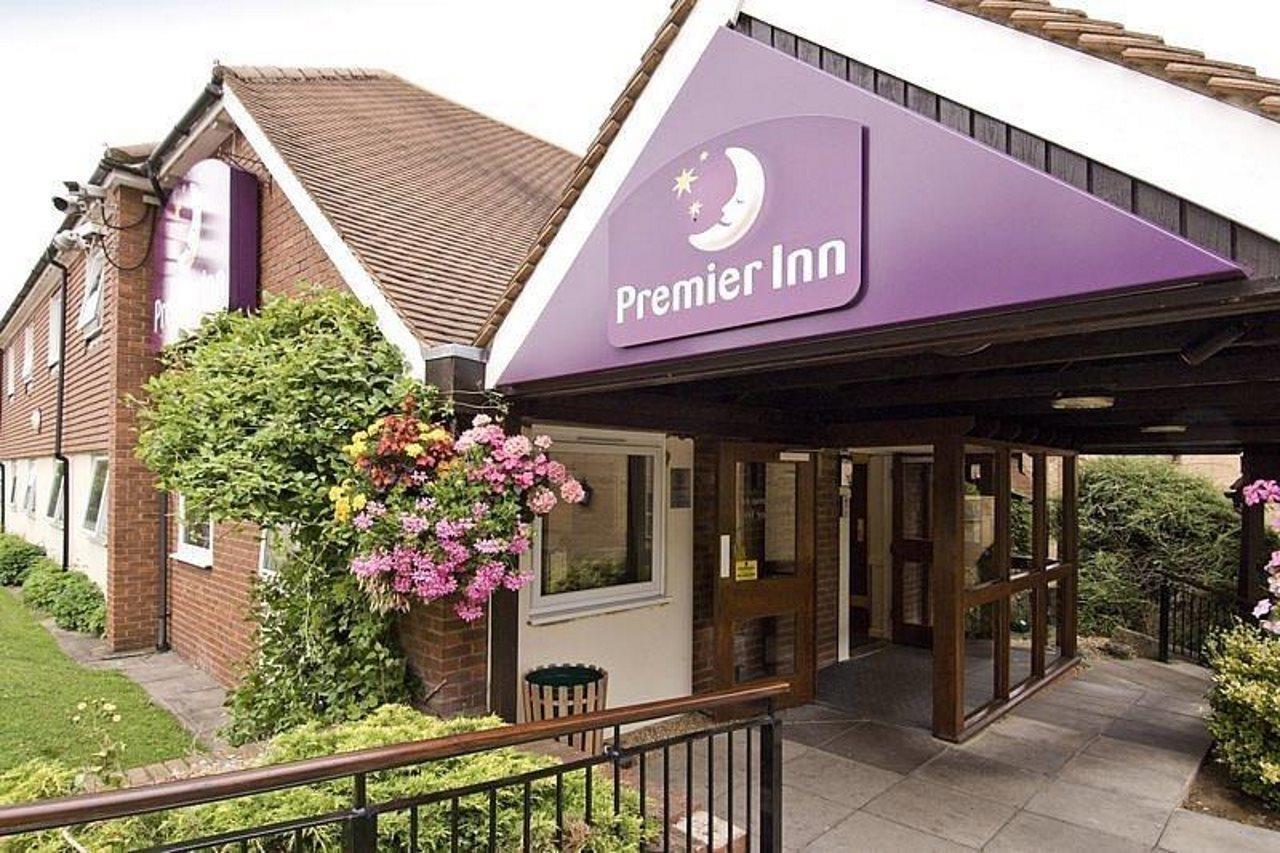 Premier Inn ทริง ภายนอก รูปภาพ